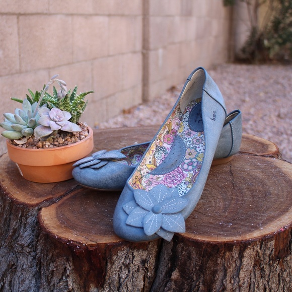 Born Shoes - b.ø.c flower flats